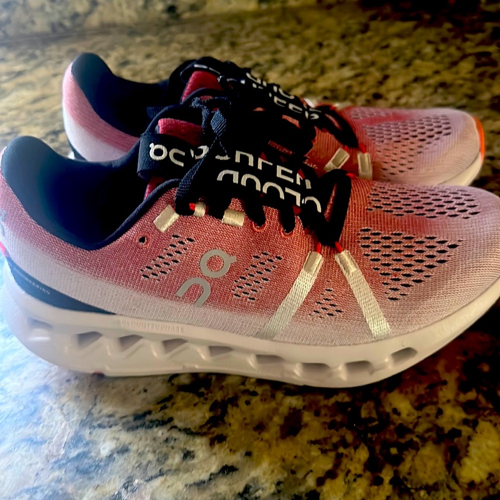 ON women’s shoes size 6.5 NEVER WORN! BRAND NEW